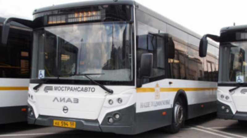 Число пассажиров в автобусах Подмосковья в понедельник упало на 76%