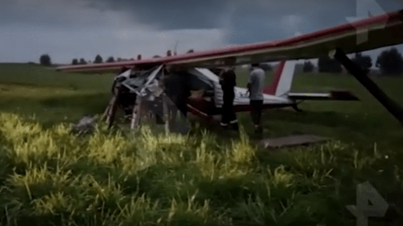 Человек пострадал в результате жесткой посадки легкомоторного самолета в Клину