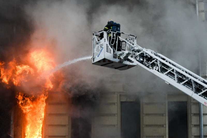 Один дома: пожарные напоминают о безопасности