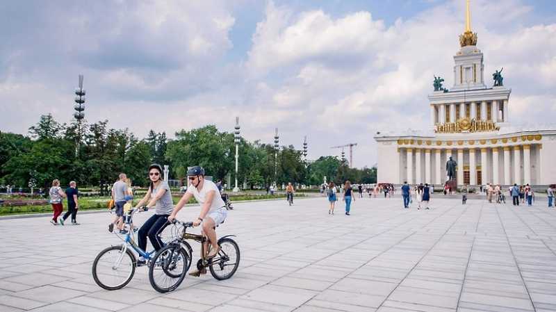 Велосипедистам и мотоциклистам Москвы напомнили о необходимости защитной экипировки