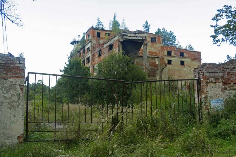 Заброшенный торфобрикетный завод в Мельчевке
