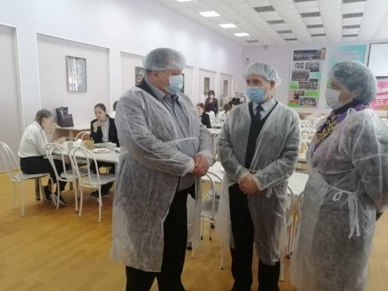 Дмитровские партийцы провели мониторинг качества питания в Синьковских СОШ 1 и СОШ 2 