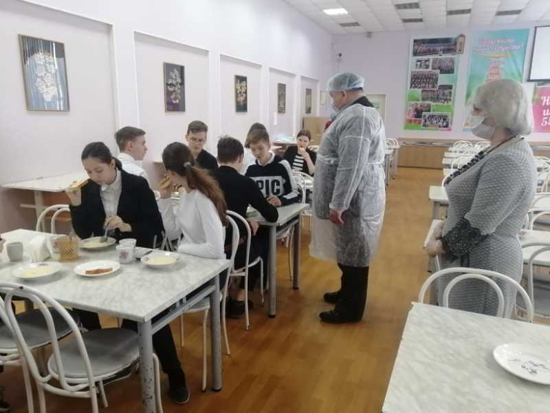 Дмитровские партийцы провели мониторинг качества питания в Синьковских СОШ 1 и СОШ 2 