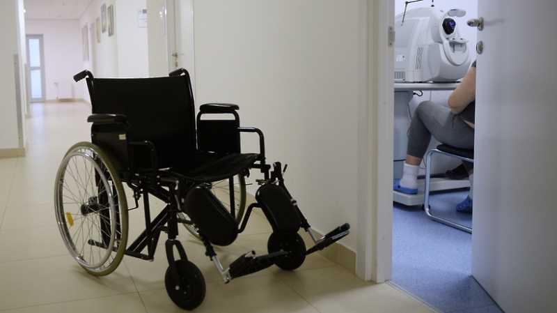 Москва ежегодно выделяет 2,4 млрд рублей на комплексную помощь людям с инвалидностью