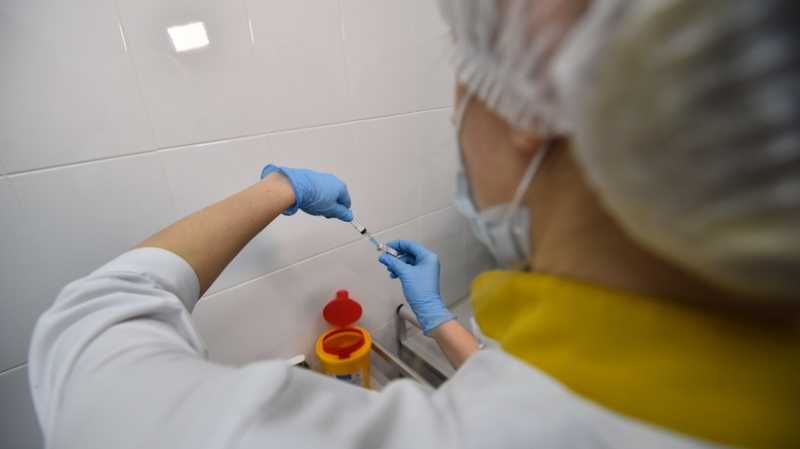 В Москве стартует запись на вакцинацию от Covid‑19 для пожилых и сотрудников общепита