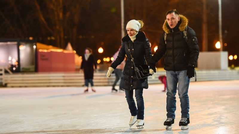 Более 200 катков с искусственным льдом работают в Москве в этом сезоне