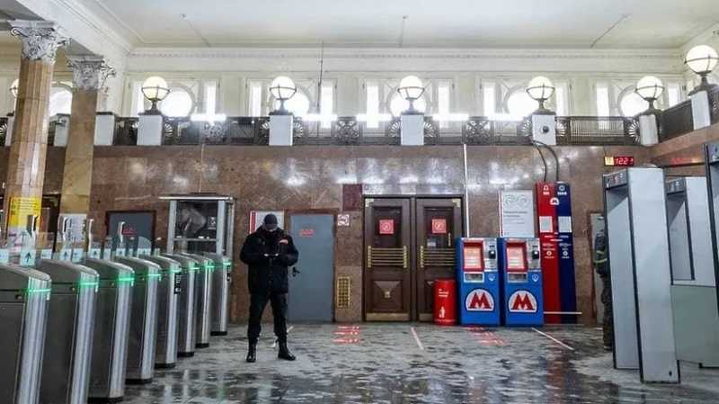 Южный вестибюль станции метро «Динамо» закрыли на реставрацию до конца весны