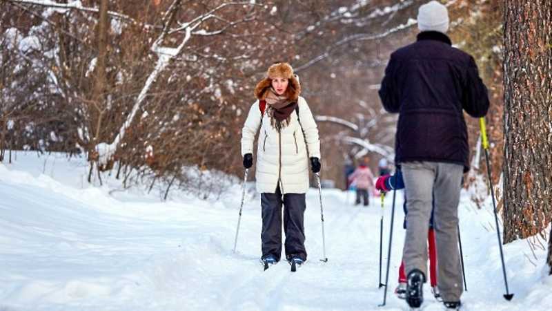 Лыжный забег в карнавальных костюмах пройдет в Москве в День всех влюбленных