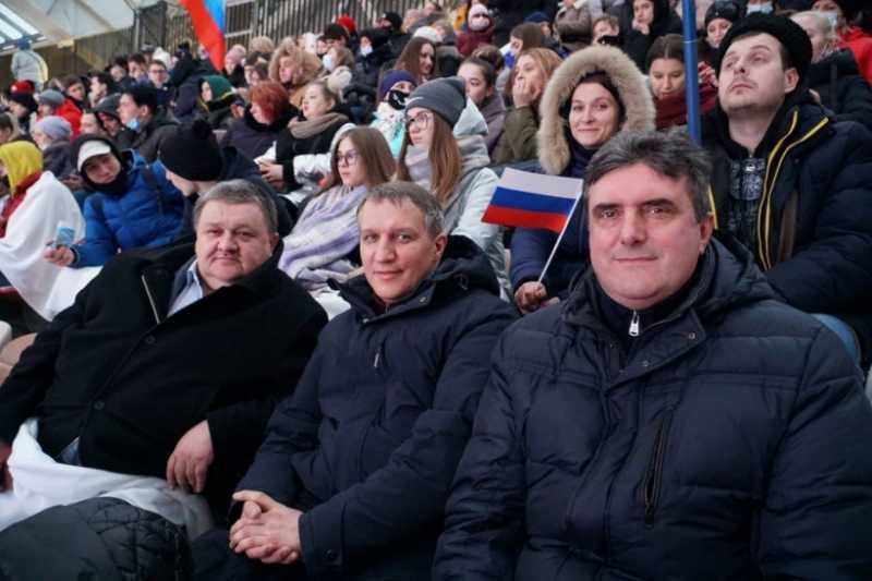 Дмитровские партийцы приняли участие в праздничном событии, посвященному дню возвращения Крыма и Севастополя в состав Российской Федерации