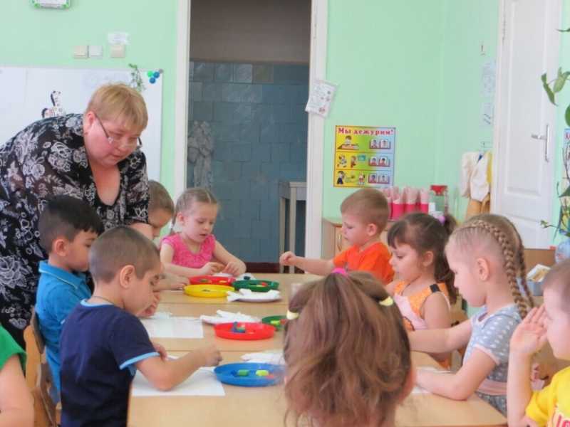 В рогачевском детском саду познакомились с весенним праздником Свистунья