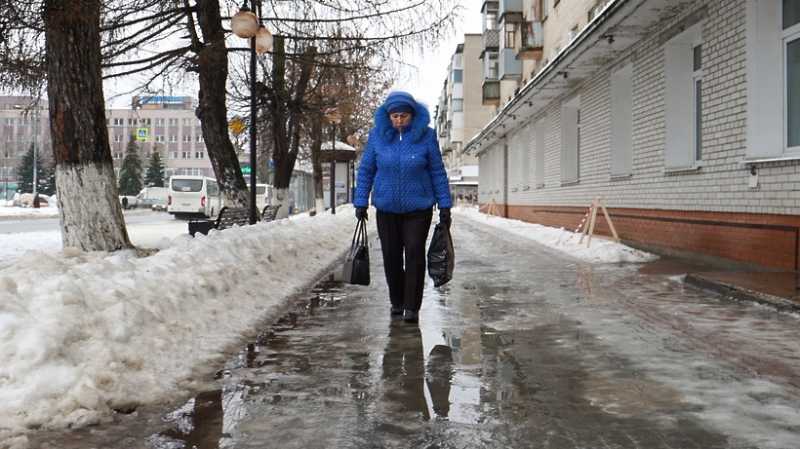«Желтый» уровень погодной опасности продлили в Московском регионе из‑за гололедицы